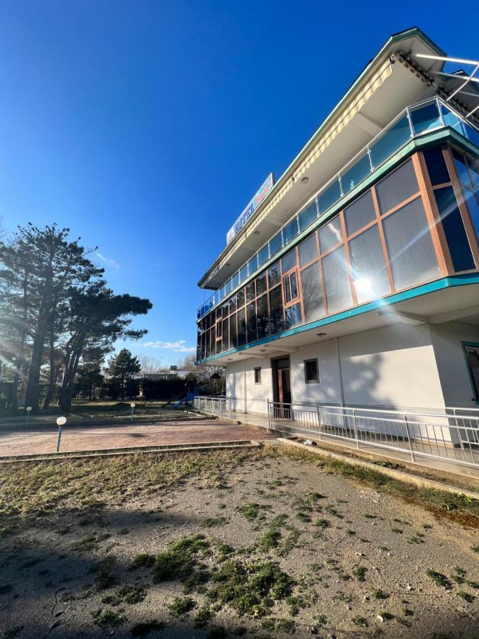 Kamberi Hotel & Apartments 2 Velipojë Εξωτερικό φωτογραφία