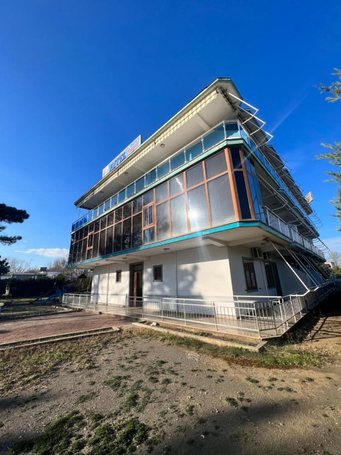 Kamberi Hotel & Apartments 2 Velipojë Εξωτερικό φωτογραφία
