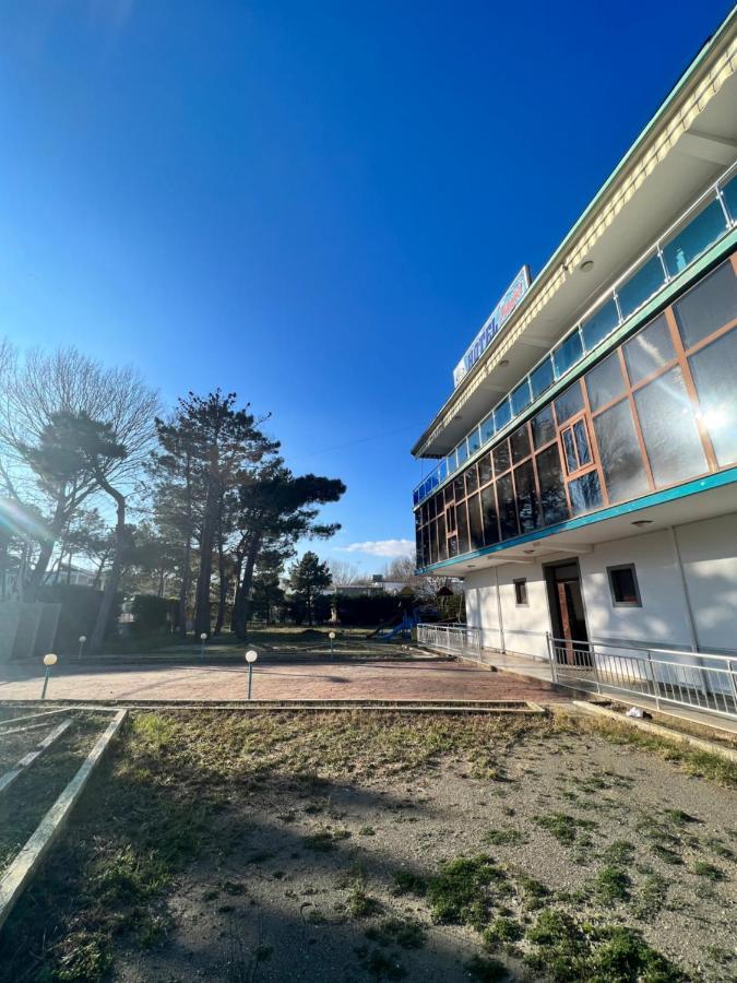 Kamberi Hotel & Apartments 2 Velipojë Εξωτερικό φωτογραφία